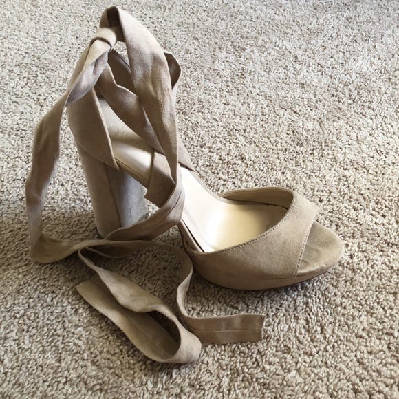 Wrap around heel - Picture 2 of 3